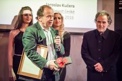 Cenu pro osobnost české fotografie roku 2016 získal Jaroslav Kučera, autor cyklu Sudety