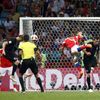 Demagoj Vida dává gól v zápase Rusko - Chorvatsko na MS 2018