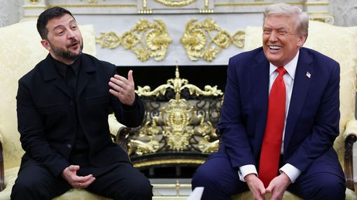 Při setkání 18. srpna panovala v Bílém domě podle amerických médií mnohem příjemnější atmosféra než v únoru, kdy Zelenskyj čelil kritice Trumpa i viceprezidenta Vance.