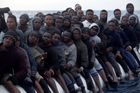 Zoufalá Itálie se obrací na Libyi. Zastavte migranty, kteří k nám chtějí připlout