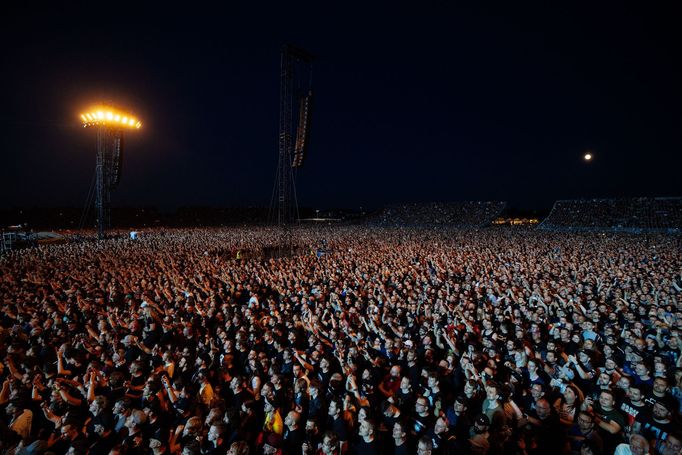 Snímek z nedělního koncertu Rammstein v Praze.