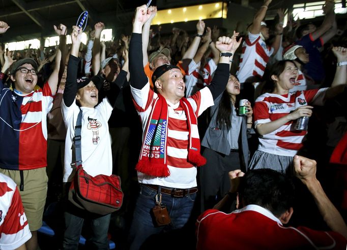 Ragby v Japonsku táhne, lidé v Tokiu sledovali zápas proti Samoe na velkoplošných obrazovkách