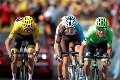17. etapa Tour živě: Aru po přejezdu Galibieru opustil stupně vítězů, etapu vyhrál Roglič