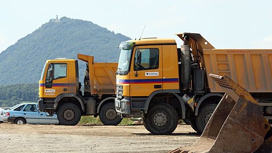 Foto: Stavba dálnice přes České středohoří