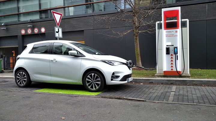 Prodeje elektromobilů se ztrojnásobily, statistika ale ukazuje paradox dotací; Zdroj foto: Martin Frei