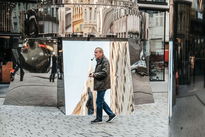 Vítejte v Pragolandu. Turistická Praha na fotkách