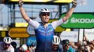 Fabio Jakobsen slaví premiérový triumf na Tour de France (2022).