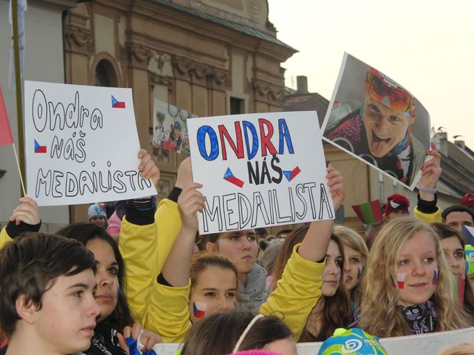 Biatlonista Ondřej Moravec přijel ukázat své tři olympijské medaile do Letohradu, kde vyrůstal a závodil.