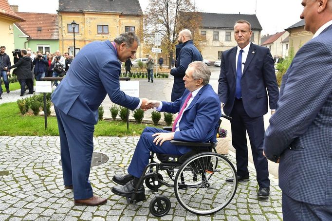 Prezident republiky Miloš Zeman při návštěvě obce Lukavec v Ústeckém kraji. 18. 10. 2022.