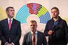 ANO, STAN i Motoristé za zenitem? V průzkumu průzkumů sílí jen jedna strana
