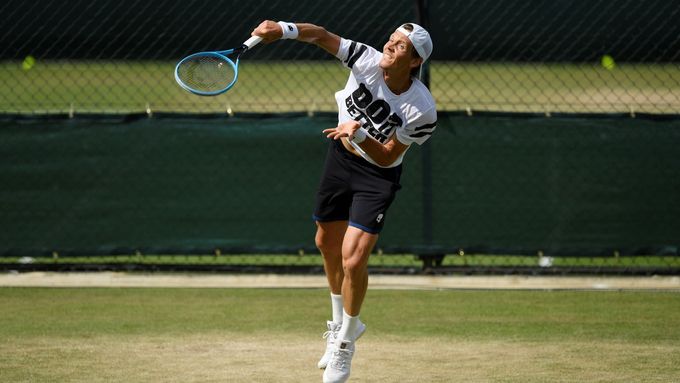 Tomáš Berdych při nedělním tréninku na Wimbledon.