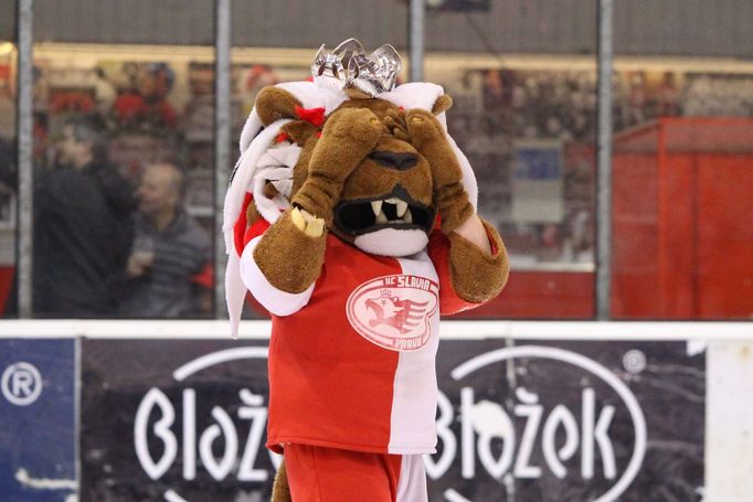 Baráž, Slavia-K.Vary: maskot Slavie