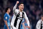 Ronaldo je král. Portugalský fenomén posunul hattrickem Juventus do čtvrtfinále LM