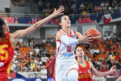 Basketbalistky zdržel na úvod ME výpadek proudu, pak rozdrtily Černou Horu