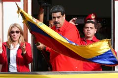 Britská banka nevydala Madurovi zlato, Pompeo ho označil za "krutého diktátora"