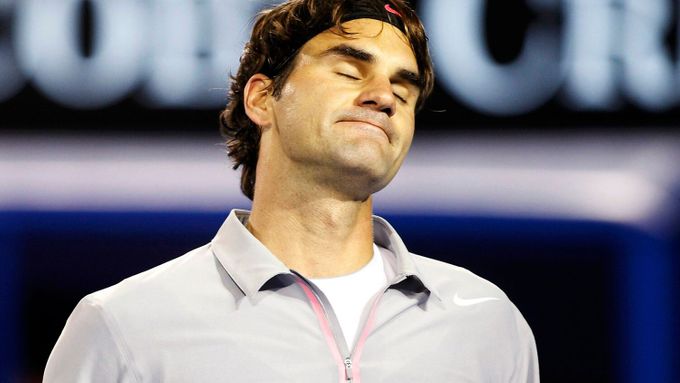 Roger Federer cítí frustraci. Za jeho strmý pád dolů prý může sebevědomí.