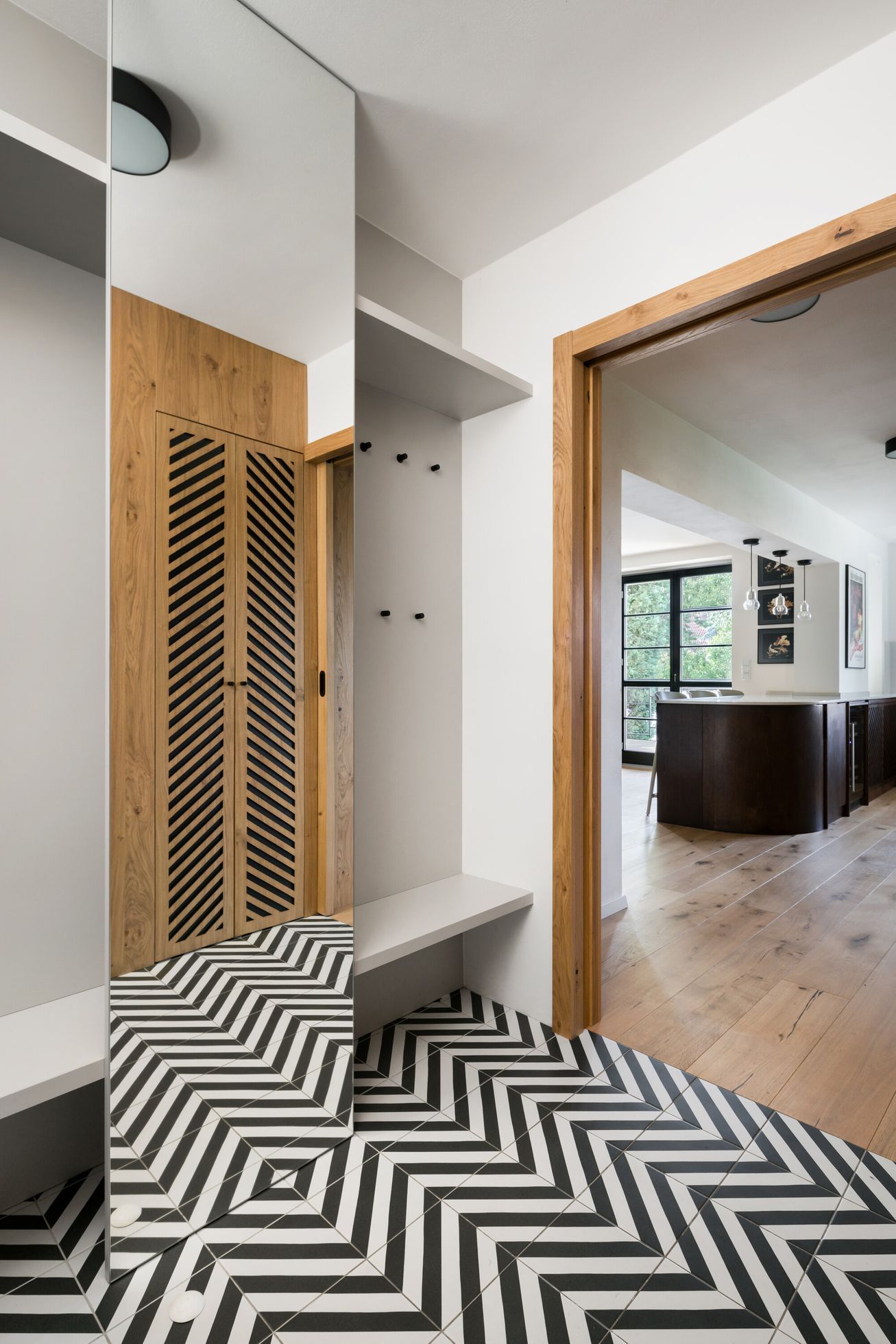 No architects - v řadě