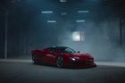 Krásce z plakátů oživili jméno. Ferrari má novou Testarossu, retro ale není v kurzu