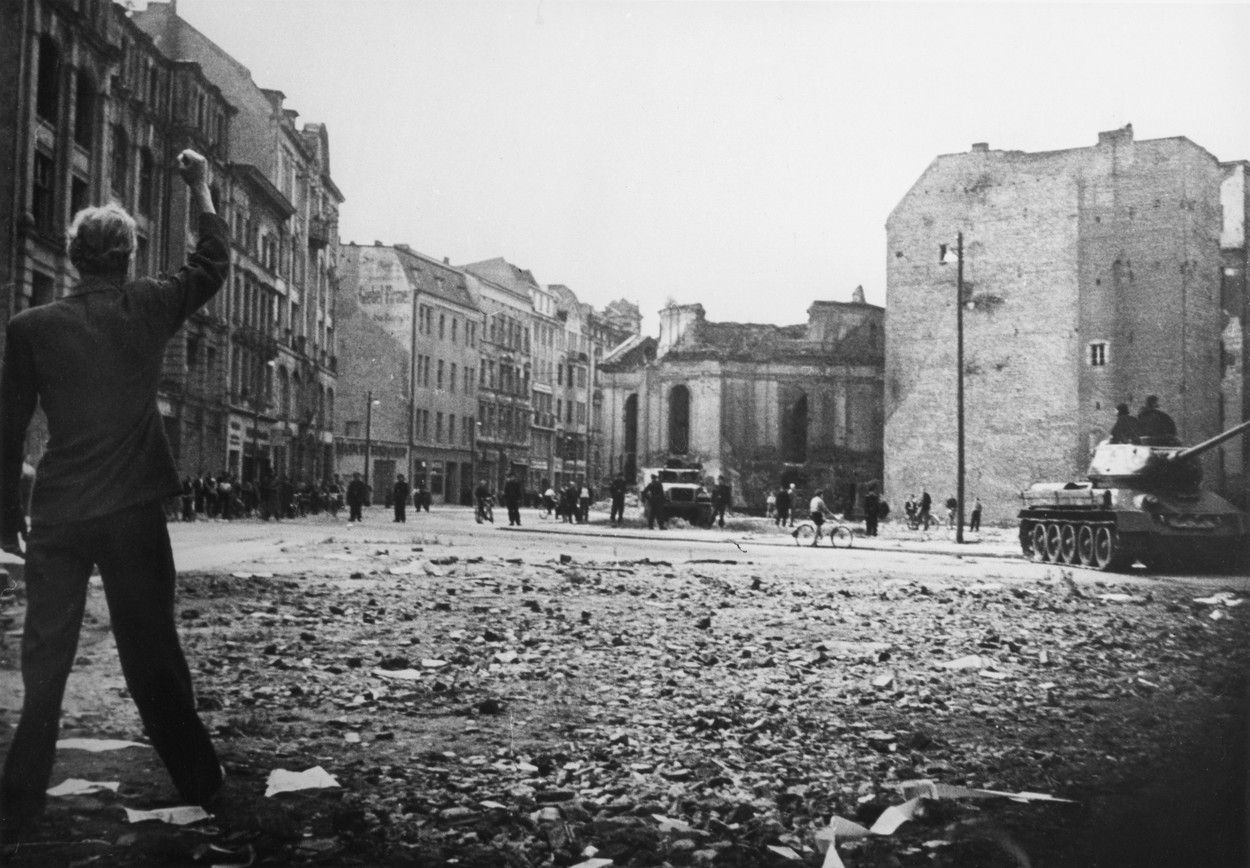 Východní Německo, povstání, historie, výročí, Zahraničí