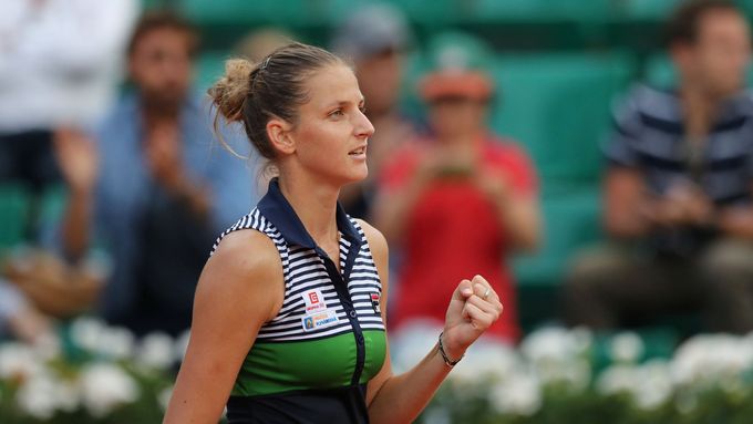 Karolína Plíšková zdolala Veroniku Cepedeovou ve třech setech a postoupila do čtvrtfinále.