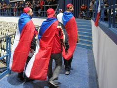 Atmosféra v ostravské hale byla i dnes vynikající. Mnozí fanoušci se vybavili státními vlajkami