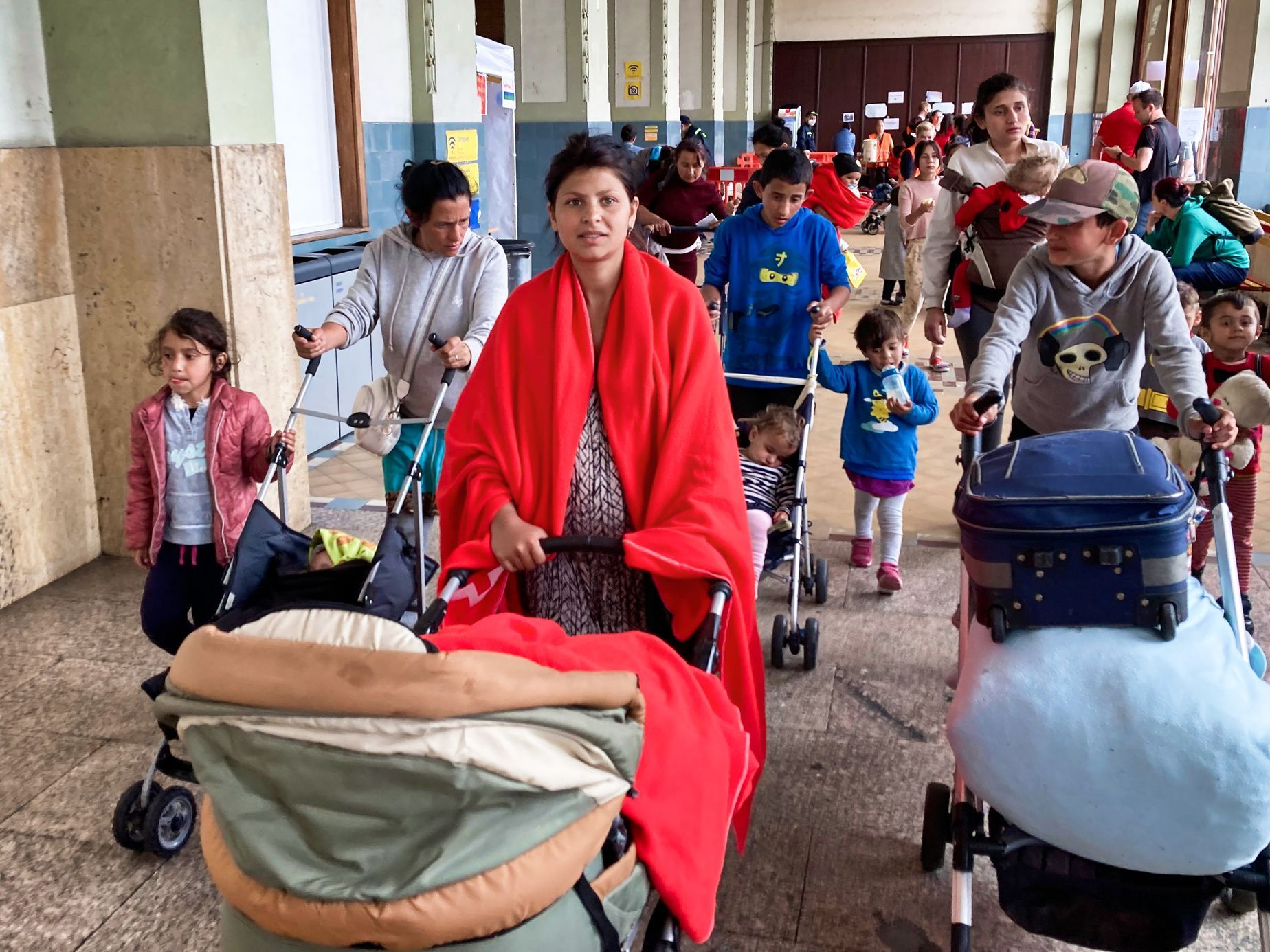 Romští uprchlíci na hlavním nádraží