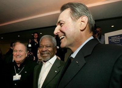 Prezident FIFA Joseph Blatter, generální tajemník OSN Kofi Annan a Jacques Rogge