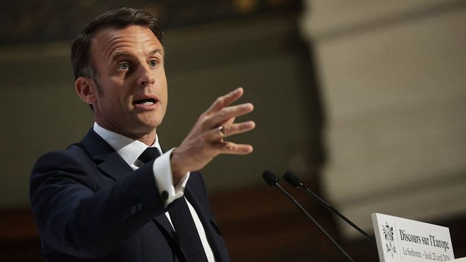 Francouzský prezident Emmanuel Macron hovoří o prioritách své evropské politiky na pařížské Sorbonně.