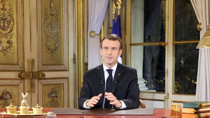 Emmanuel Macron se vyjádřil k událostem ve Francii