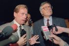 Historik: Klaus pevně zakořenil, Havel neměl sílu ho odvolat