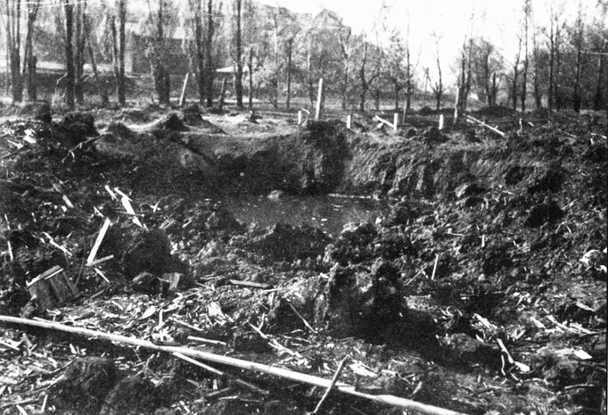 Tak po ničivém náletu 22. 3. 1945 americké bomby zdevastovaly Kralupy nad Vltavou.