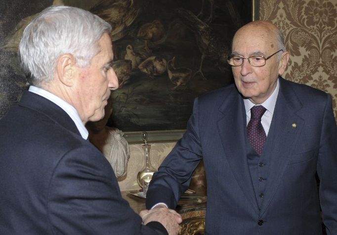 Italský prezident Giorgio Napolitano (vpravo) a předseda Senátu Franco Marini