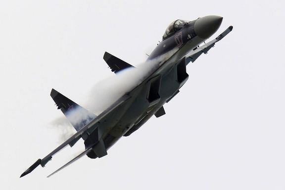 Bojový letoun Suchoj Su-35 na pařížském aerosalonu v roce 2013.