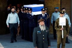 Izrael se loučí s prezidentem Peresem, dorazil Obama i Sobotka. Pohřeb střeží vojáci i tajní agenti
