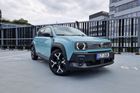 Spousta designových elementů R4 vychází z původního volnočasového auta, kterého se vyrobilo přes osm milionů kusů.