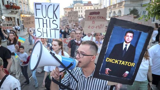 Válka a korupce: protesty v Kyjevě otřásají Zelenským a jeho vládou