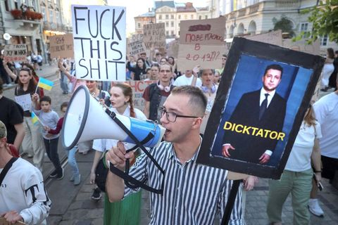Ukrajina, protest, zákon, Zelenský