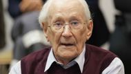 2. února - Bývalý dobrovolník SS Oskar Gröning (93) byl obviněn z podílu na vraždě 300 000 lidí ve vyhlazovacím táboře Auschwitz–Birkenau. Oskar Gröning v minulosti vystupoval proti zpochybňování holocaustu.