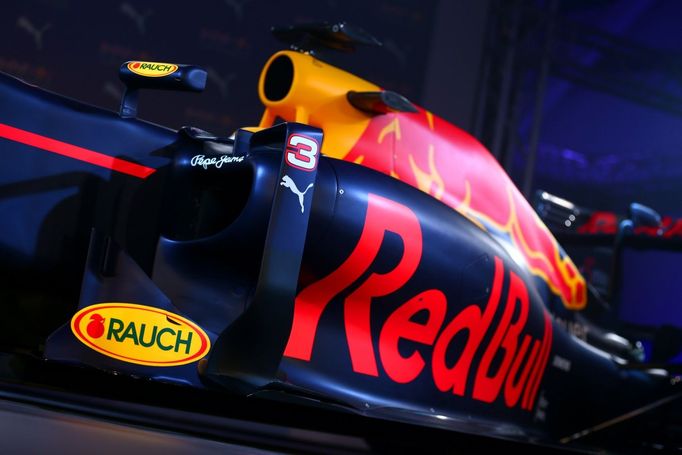 F1 2016, Red Bull RB11