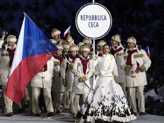 Čeští olympionici při slavnostním zahájení her v Turíně.