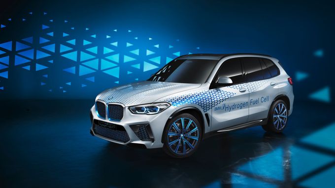 Studie BMW i Hydrogen NEXT je vystavena na autosalonu ve Frankfurtu.