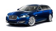 Jaguar XF Sportbrake má zavazadlový prostor 550 litrů, což je slušná hodnota. Jenže na pětimetrový vůz zase ne až tak skvělá, protože kratší konkurenti nabízejí víc. Takže jde hlavně o styl.