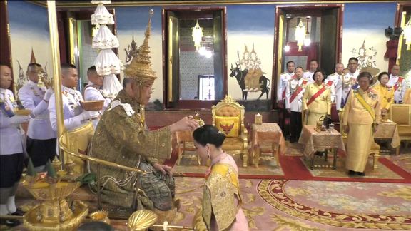 Korunovace nového thajského krále.