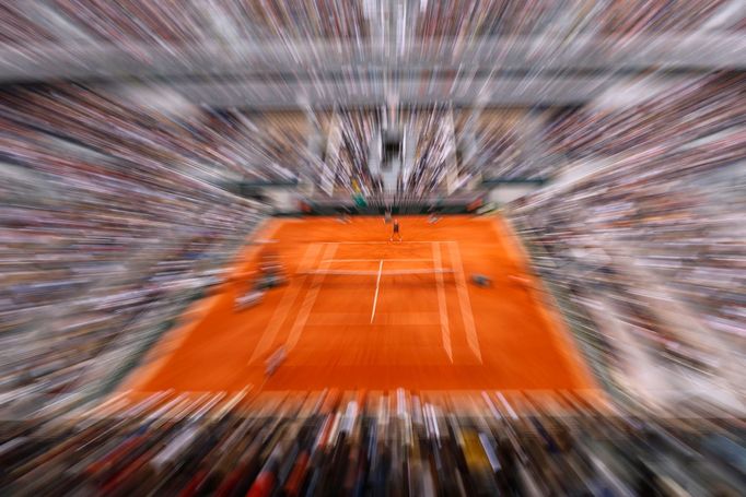 Centrální kurt při finále French Open 2019 Markéta Vondroušová - Ashleigh Bartyová.