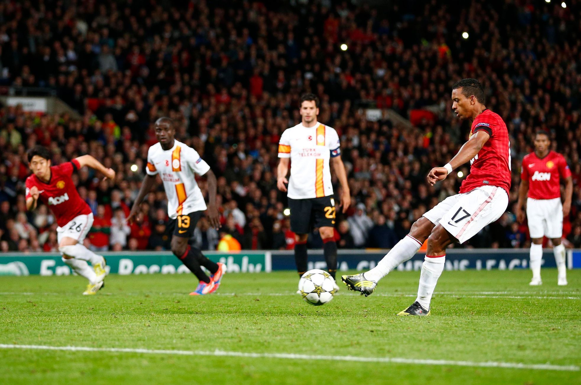 Manchester United - Galatasaray, Nani proměňuje penaltu