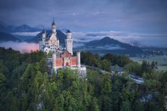 Zámek Neuschwanstein a megality v Carnacu přibyly k památkám UNESCO
