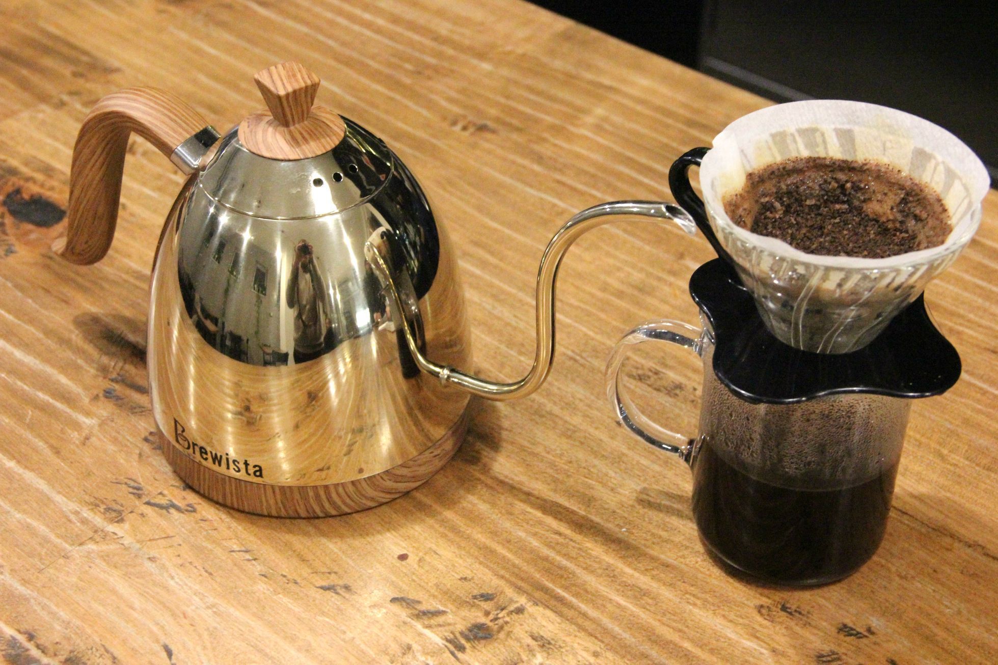 Chuť kávy ovlivňují kromě vaření i nadmořská výška, ve které keř s kávovými třešněmi roste, nebo způsob, jakým se zrna následně praží.