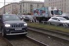Ruská zlatá mládež děsí obyvatele Moskvy. Závodí, kdo srazí víc lidí a nabourá víc aut