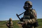 Najít slabé místo Rusů. Část expertů očekává mohutný ukrajinský úder až v červnu