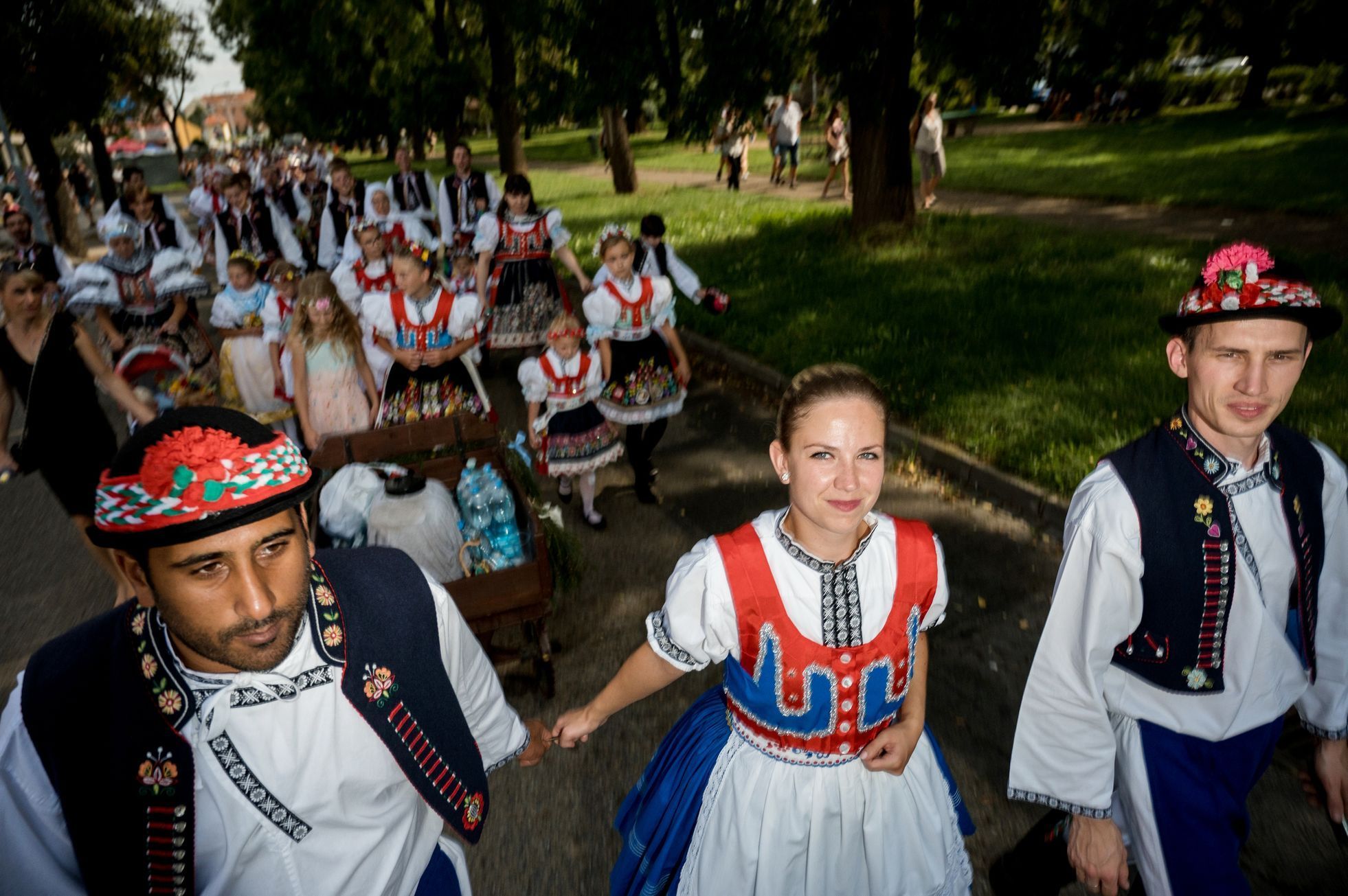 Jednorázové užití / Fotogalerie / Kouzlo folklorních slavností.  Tak vypadaly hody v Brně Slatiny